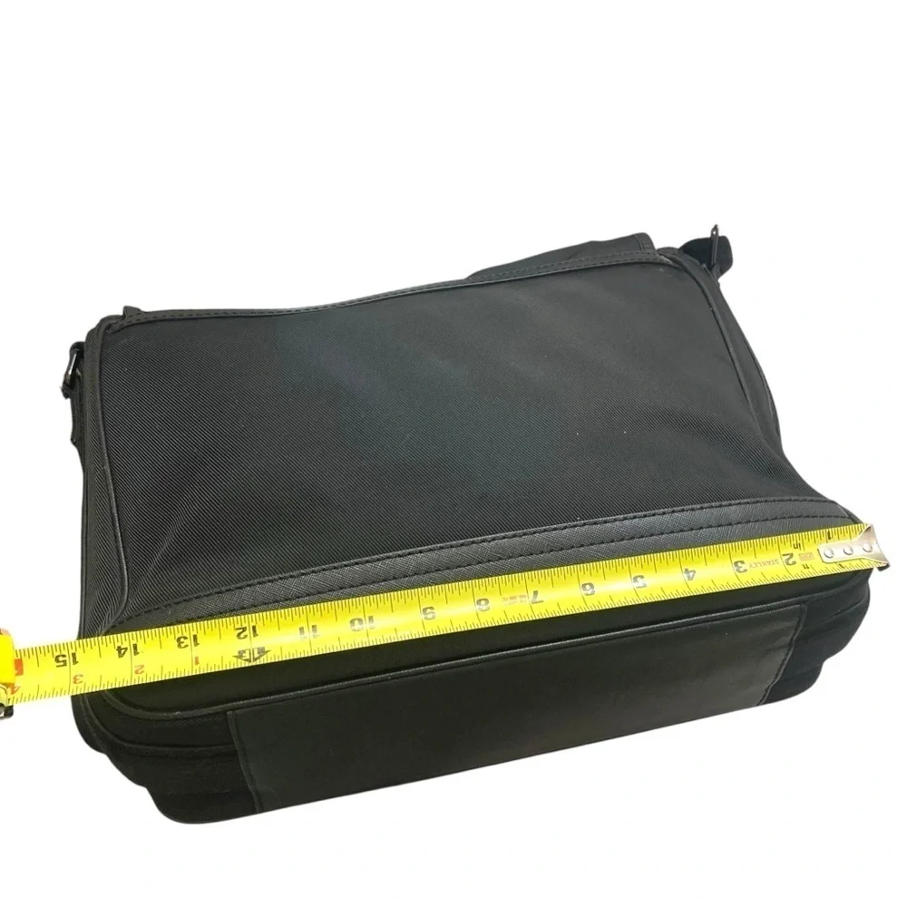 Burberry Black nylon & leather laptop briefcase Messenger Bag